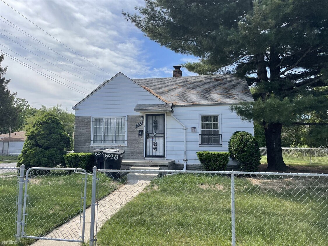 Foto principal - 2 br, 1 bath House - 8150 East Hildale Street