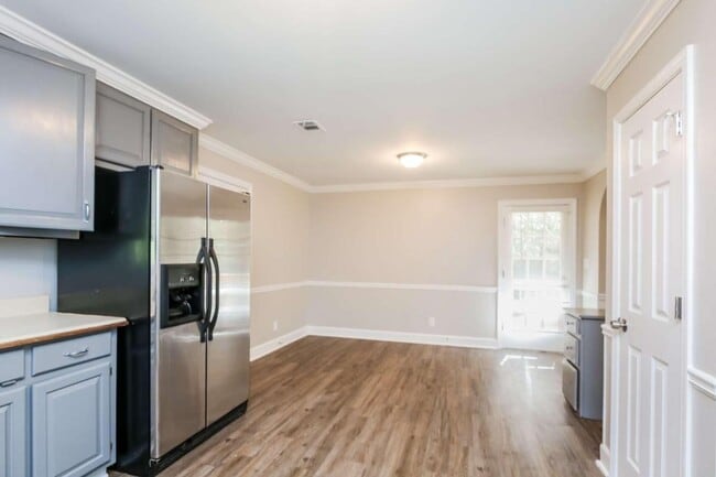 Building Photo - 4490 Sewell Rd