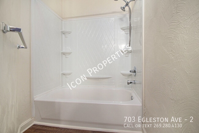 Building Photo - 703 Egleston Ave