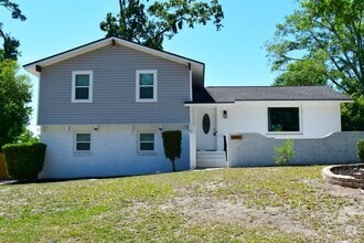 Building Photo - 321 Oak Lake Dr