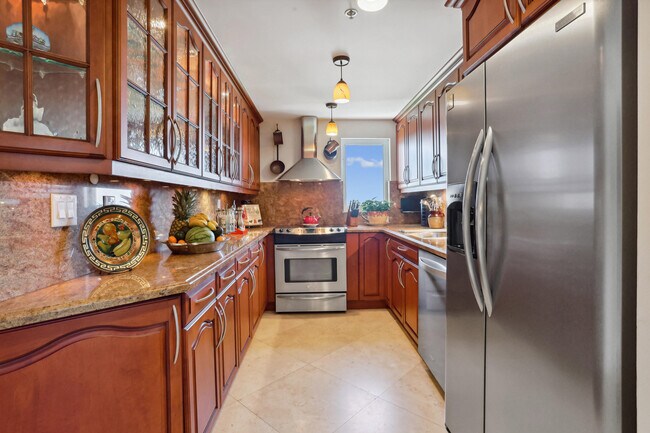 Foto del edificio - 3301 S Ocean Blvd