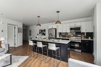 Building Photo - Emerald Heights