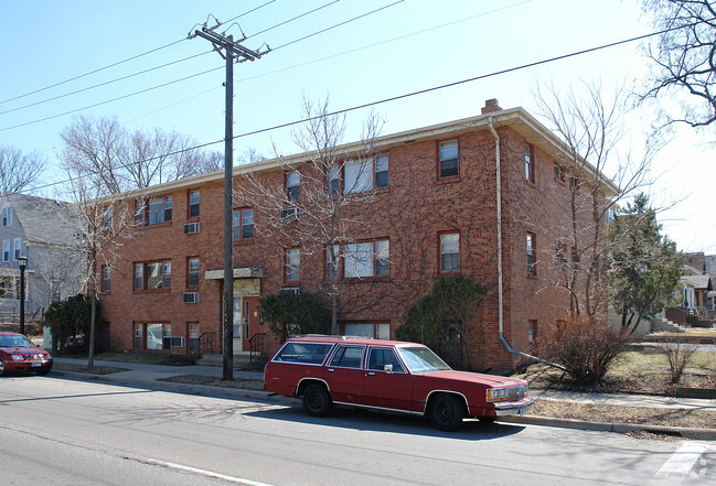 Building Photo - 1015 W 26th St
