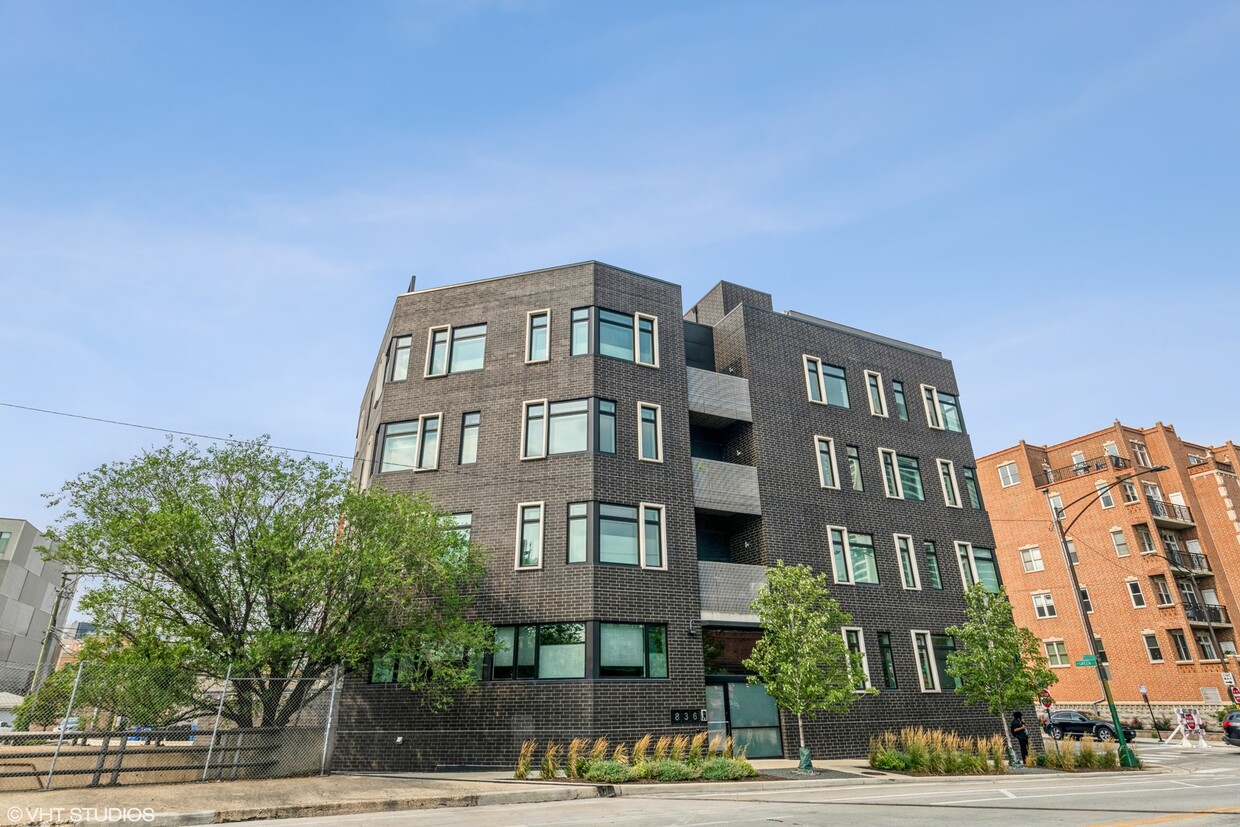 Primary Photo - 836 W Hubbard St