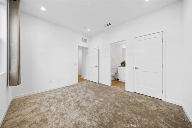 Foto del edificio - 119 Jessup Wy