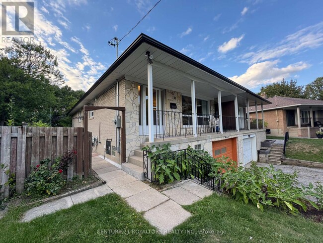 Building Photo - 70 Marbury Crescent