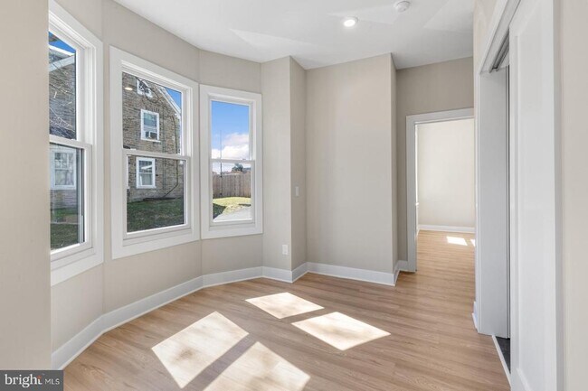 Foto del edificio - 6712 Ridge Ave