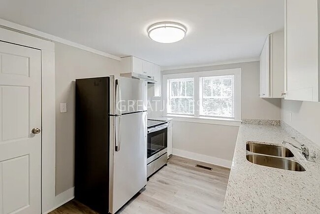 Foto del edificio - 608 77th Way S