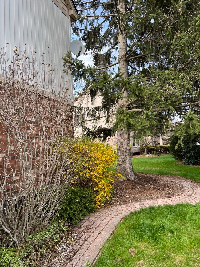 Foto del edificio - 47240 Freedom Valley Dr