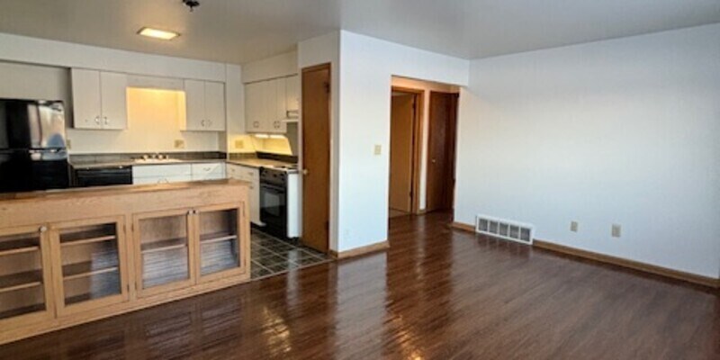 Primary Photo - 6960 W Appleton Ave