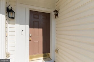 Building Photo - 1650 Mohegan Dr