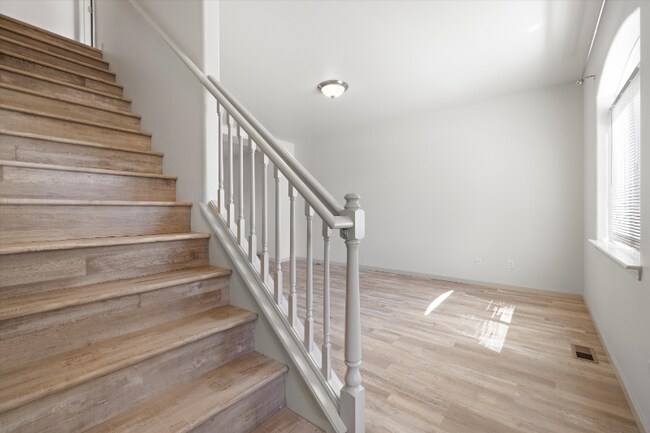 Building Photo - 220 Beam Ct