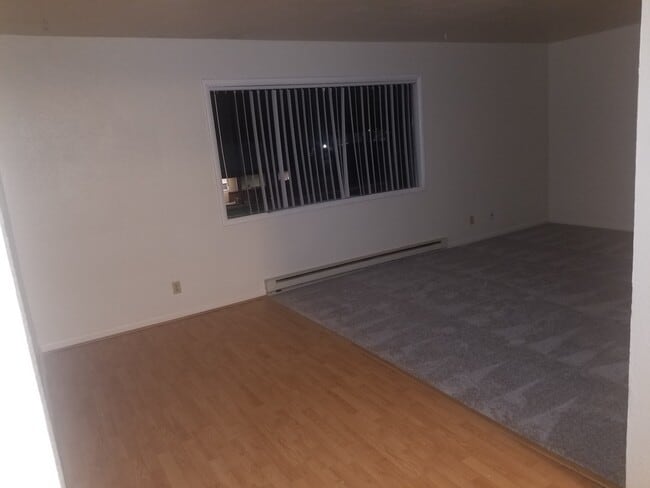 Foto del edificio - 828 25th St SE