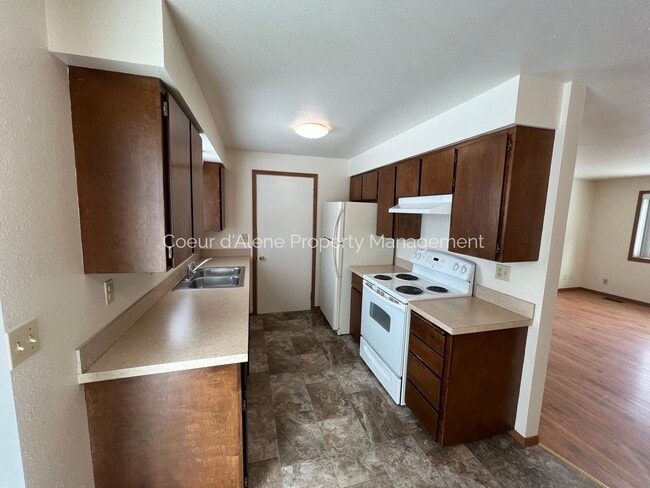 Building Photo - 10953 N Skylark Ln
