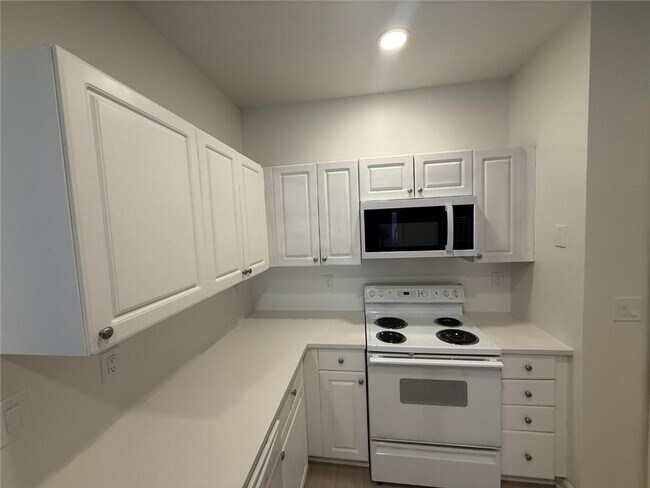 Foto del edificio - 411 Spring Heights Ln