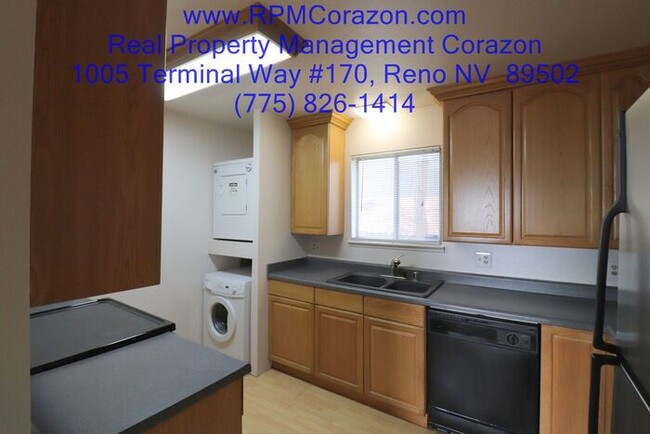Building Photo - Desirable Reno Vista Condomium