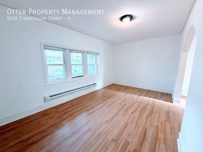 Foto del edificio - 5436 Chancellor St