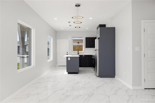 Foto del edificio - 919 N Woodson Ave