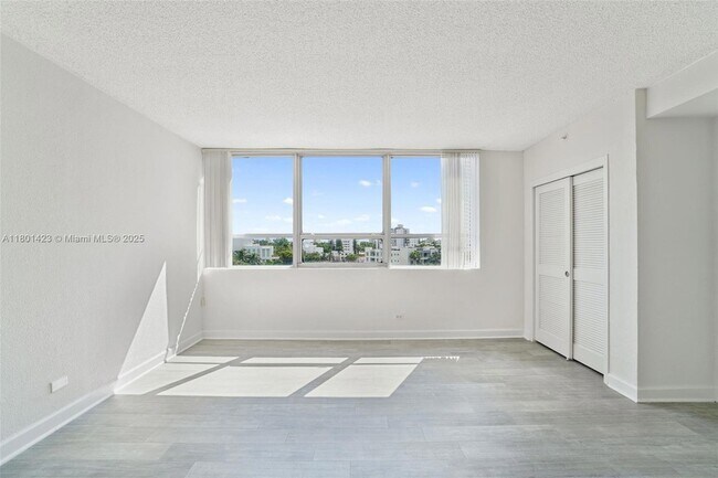 Foto del edificio - 1500 Bay Rd