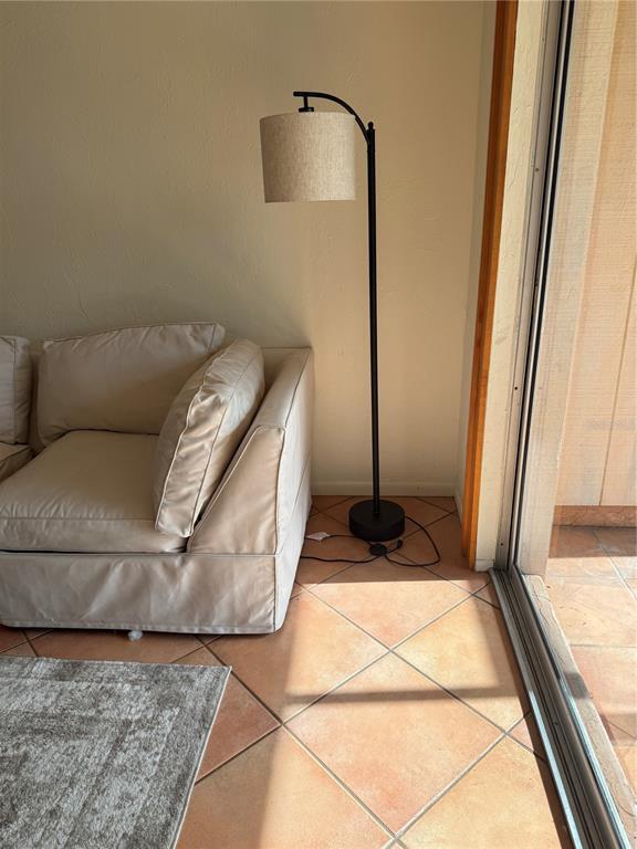 Foto del edificio - 1650 Pine Tree Ln