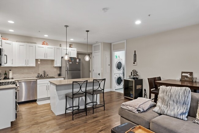 Building Photo - 1 Saint Clare Rd