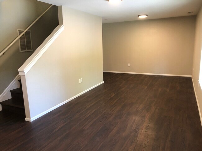 Foto del edificio - 510 E James St