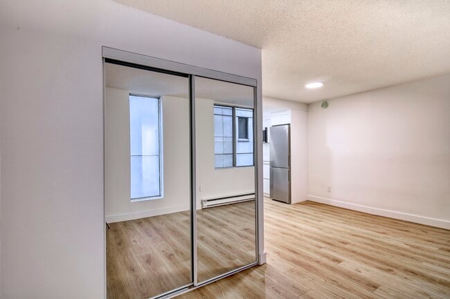 Building Photo - 2285 Rue St Mathieu