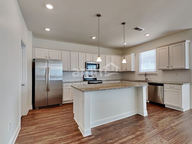 Foto del edificio - 401 Tributary Ln