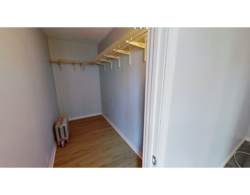 Foto del edificio - 212 Whitman Ave
