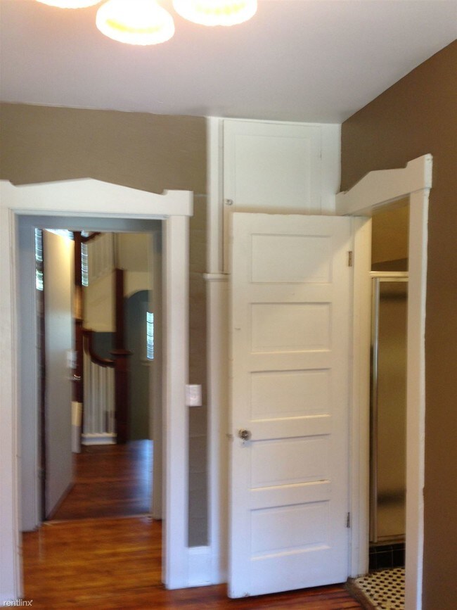 Foto del edificio - Studio, 1 bath  - 456 Wealthy St SE Apt 5