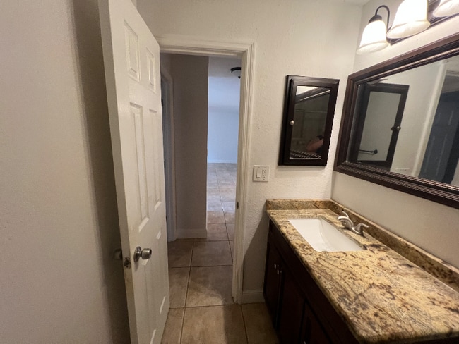 Foto del edificio - 2722 SE 16th Pl