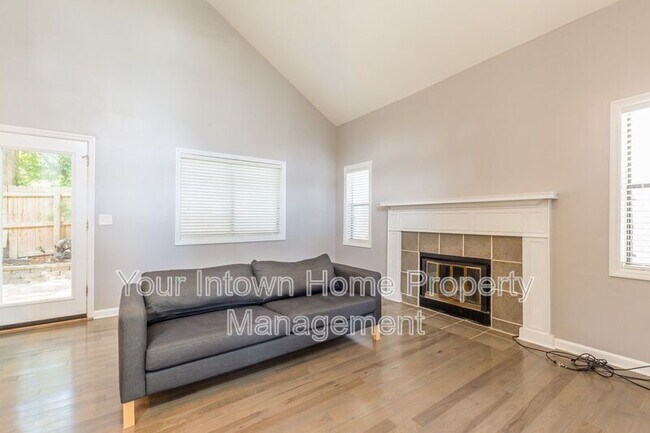 Photo - 505 Oakdale Rd NE House