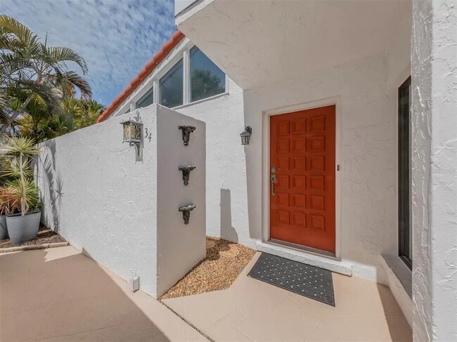 Foto del edificio - 1585 Tarpon Center Dr