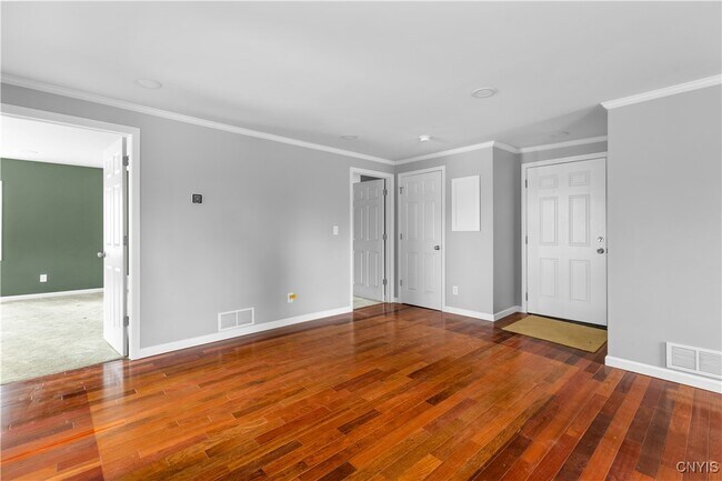 Foto del edificio - 238 Oriskany Blvd
