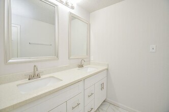 Building Photo - 11818 Spring Grove Dr