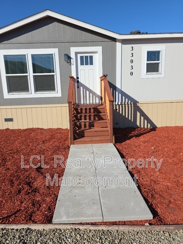Building Photo - 33030 CA-74