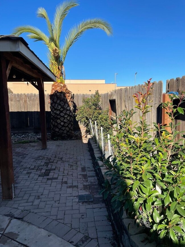 Foto del edificio - Stunning 3-Bedroom, 2-Bath Home with Elegant Features – Ready for Immediate Move-In