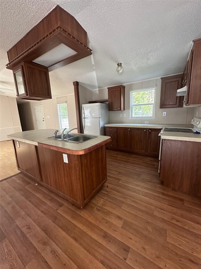 Foto del edificio - 13521 Ann Louise Rd