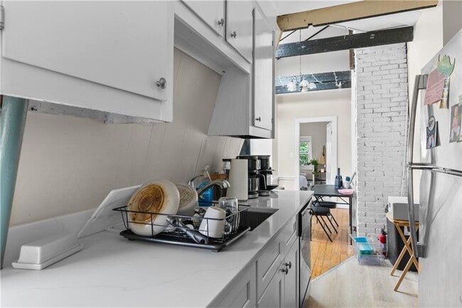 Building Photo - 501 Spring St