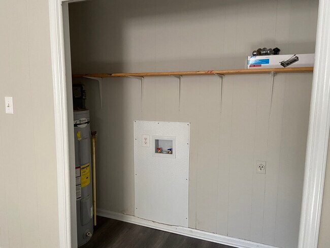 Laundry - 605 Starling Way