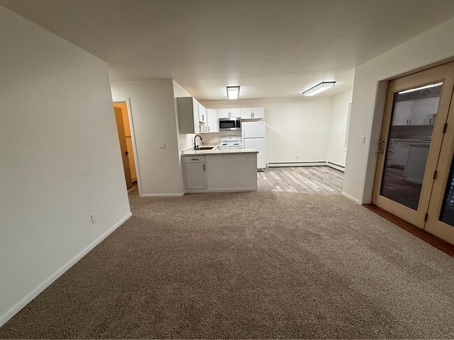 Building Photo - 706 Ouida Way