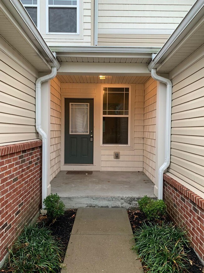 Building Photo - 9490 Greenery Ct
