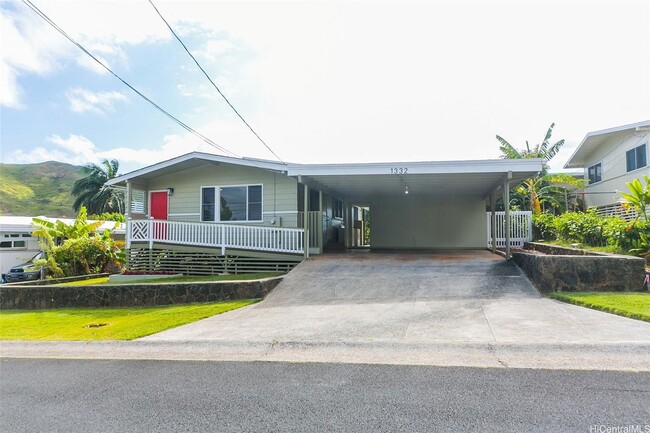 Building Photo - 1332 Humuula St