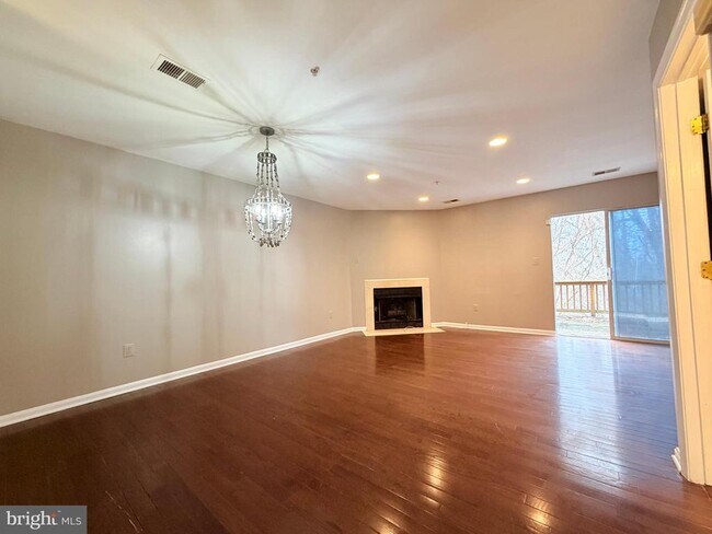 Building Photo - 4805 Cowslip Ct