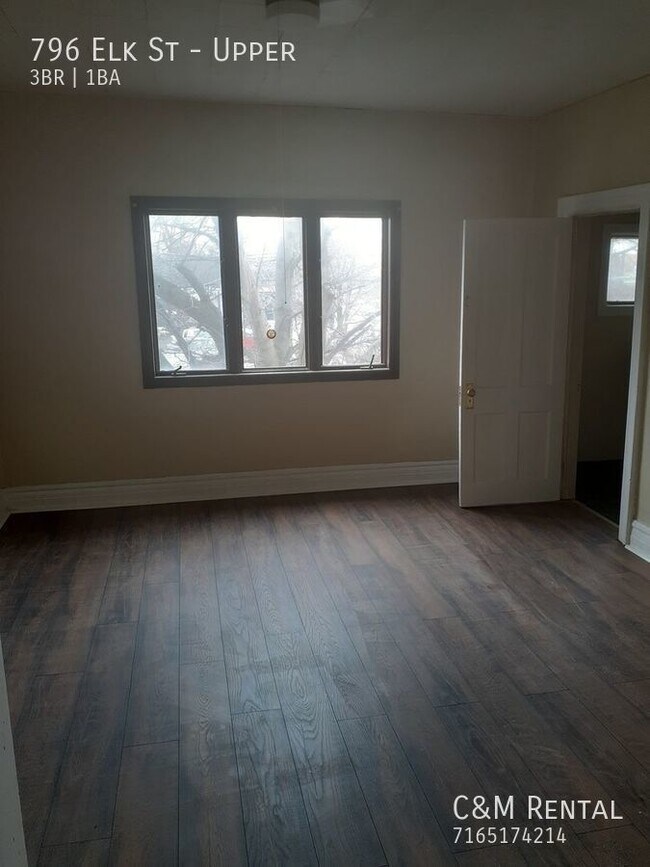Foto del edificio - 796 Elk St