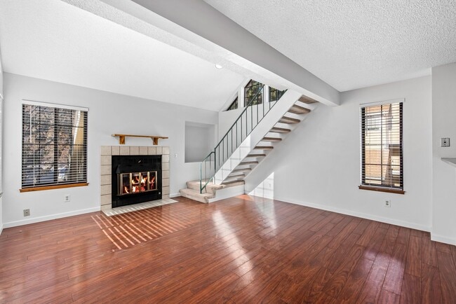 Building Photo - Beautiful 2 bed with loft in Cherry Creek
