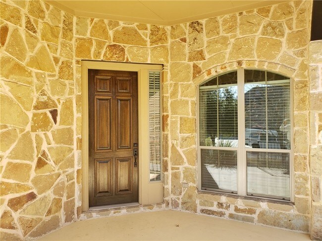 Building Photo - 307 Elderberry Rd