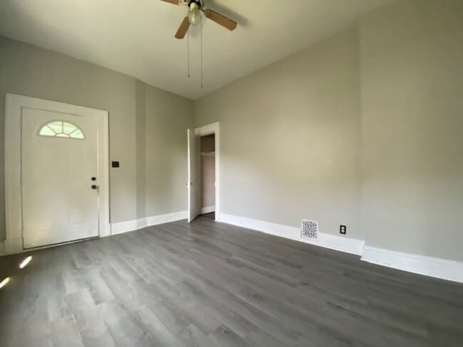 Foto del edificio - 902-904 1/2 S Limestone St.