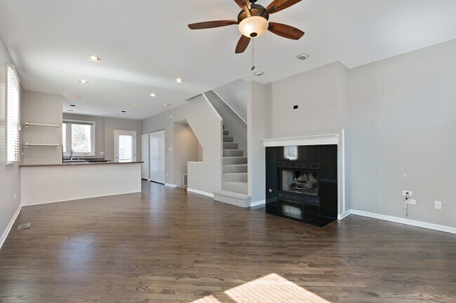 Building Photo - 2801 N Wolcott Ave