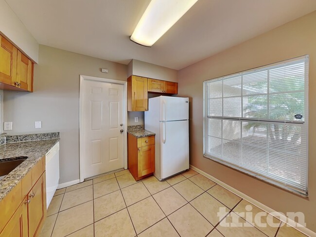 Foto del edificio - 1757 Lakeview Village Dr